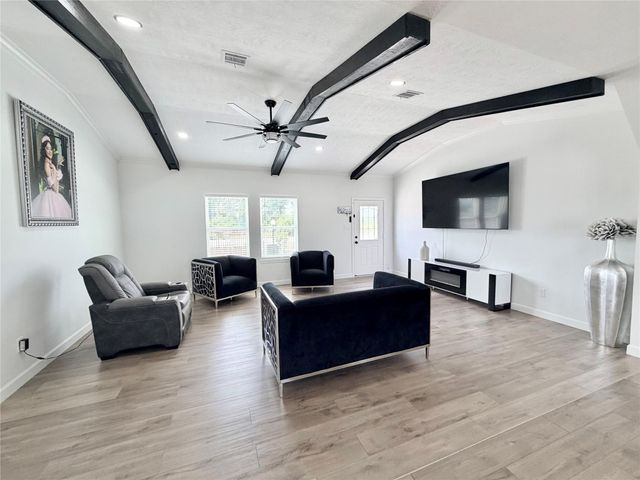 2379 Road 5838, Cleveland, TX 77327