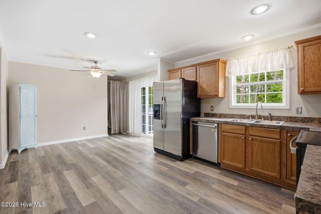 100 Fox Run Drive, Hampstead, NC 28443