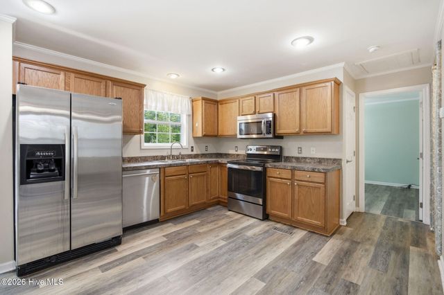 100 Fox Run Drive, Hampstead, NC 28443