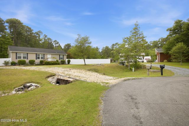 100 Fox Run Drive, Hampstead, NC 28443