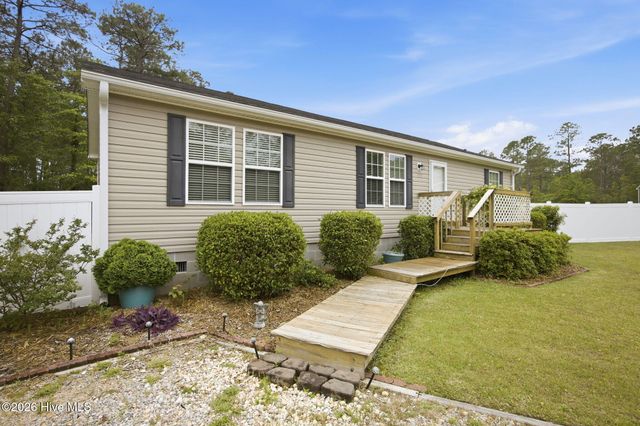100 Fox Run Drive, Hampstead, NC 28443
