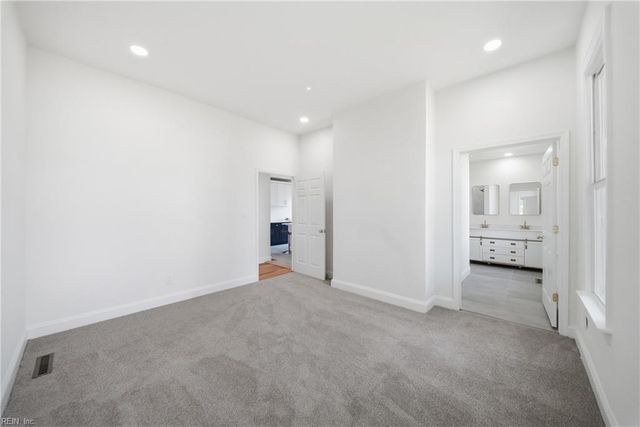 14 Parkview AVE, Portsmouth, VA 23704