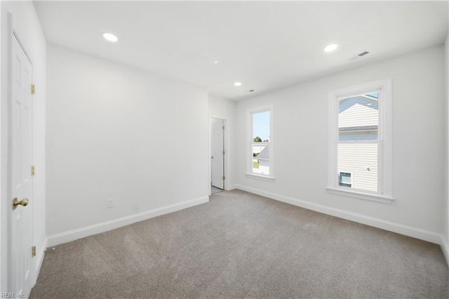 14 Parkview AVE, Portsmouth, VA 23704