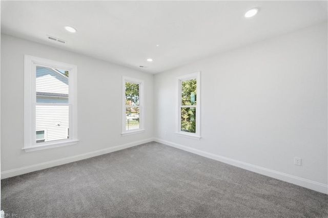 14 Parkview AVE, Portsmouth, VA 23704
