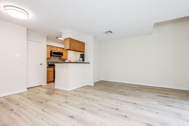 3100 Jeanetta Street 1404, Houston, TX 77063