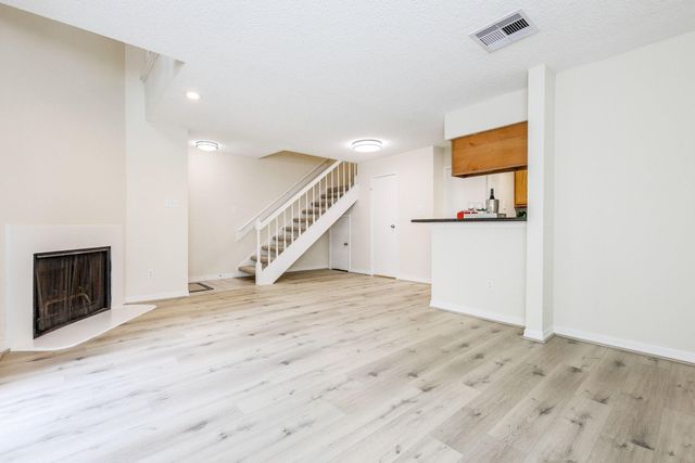3100 Jeanetta Street 1404, Houston, TX 77063