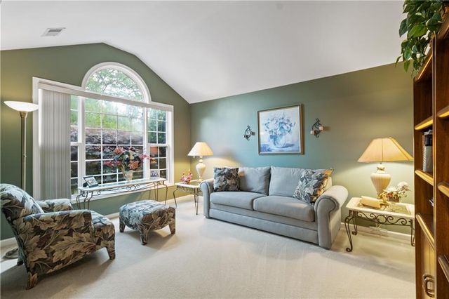 1055 Chimney Trace Way, Lawrenceville, GA 30045