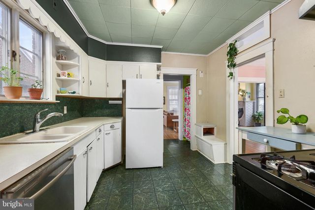 300 BAER AVE, Hanover, PA 17331