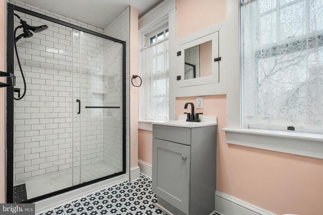 300 BAER AVE, Hanover, PA 17331