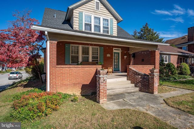 300 BAER AVE, Hanover, PA 17331