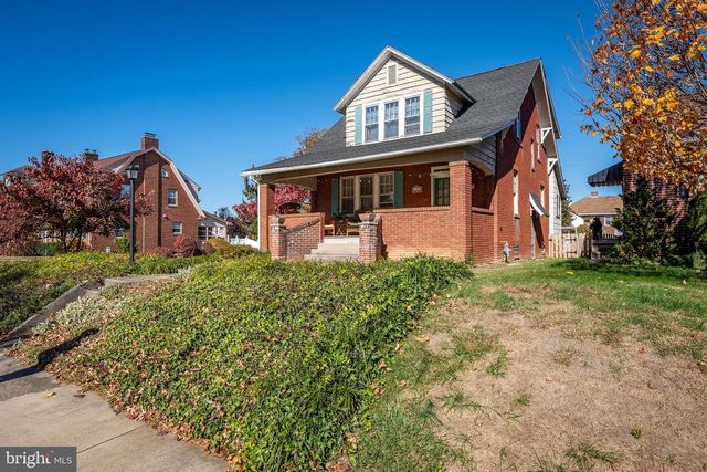 300 BAER AVE, Hanover, PA 17331