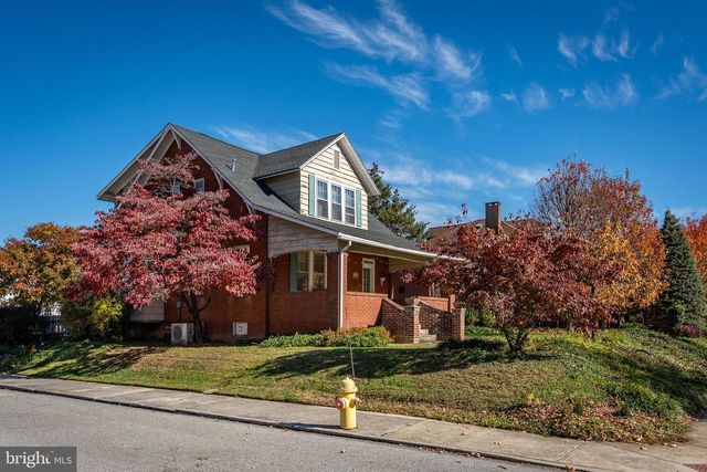 300 BAER AVE, Hanover, PA 17331