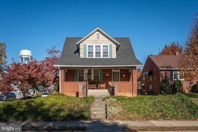 300 BAER AVE, Hanover, PA 17331