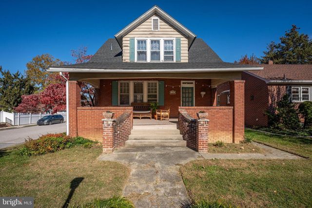 300 BAER AVE, Hanover, PA 17331