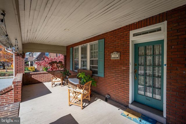 300 BAER AVE, Hanover, PA 17331