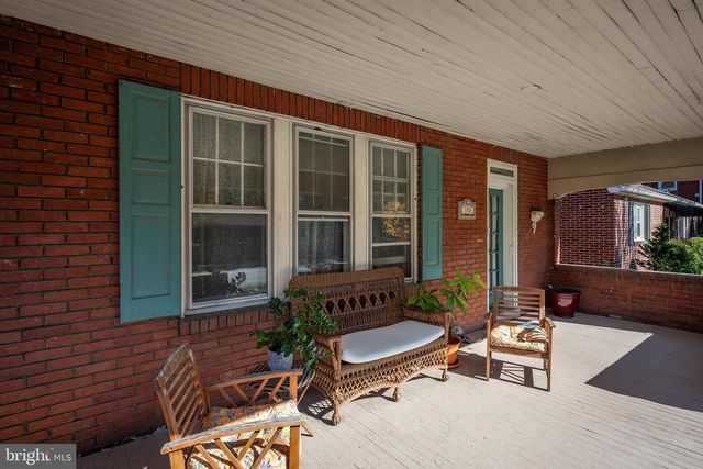 300 BAER AVE, Hanover, PA 17331