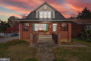 300 BAER AVE, Hanover, PA 17331