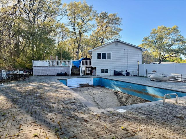 35 Shelton Court, Lake Ronkonkoma, NY 11779