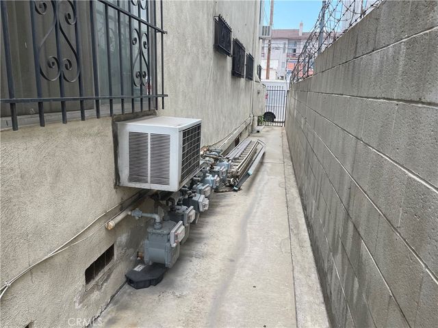 978 S Ardmore Avenue, Los Angeles, CA 90006