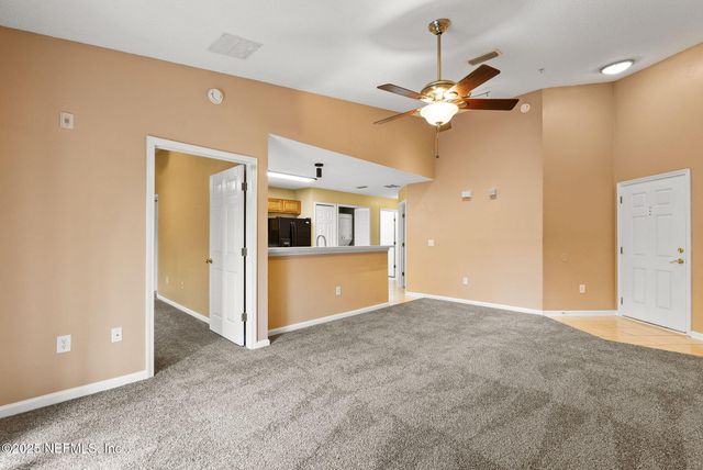 6105 MAGGIES Circle, 113, Jacksonville, FL 32244
