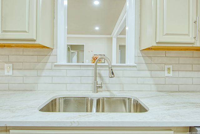 710 Meadow Side, San Antonio, TX 78227