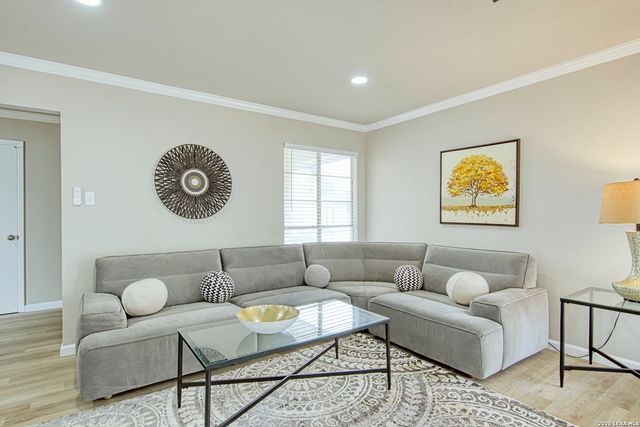 710 Meadow Side, San Antonio, TX 78227