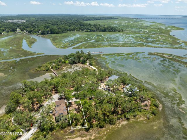 74 Old Oyster Factory Road, Beaufort, SC 29906