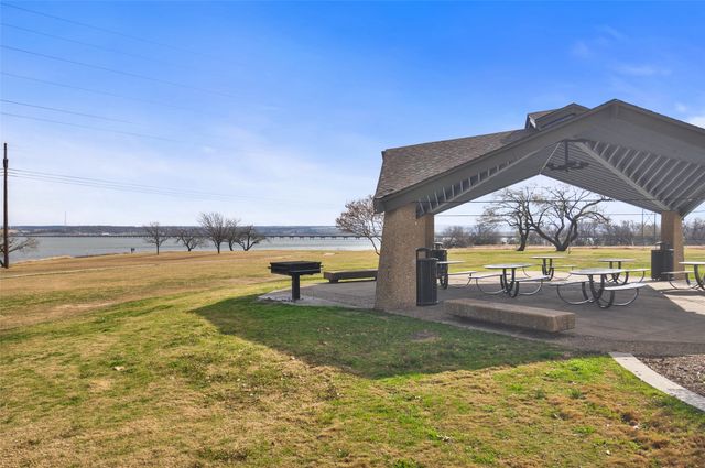 1930 Castaway Drive, Dallas, TX 75051