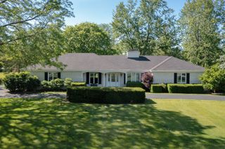 1812 Prestwick Drive, Inverness, IL 60067