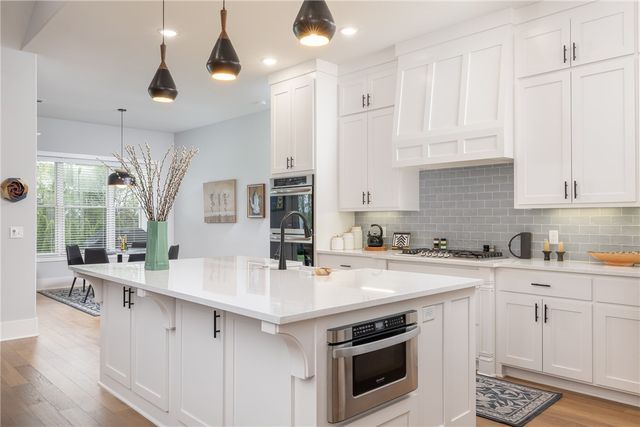 1423 River Point Road, Fayetteville, AR 72703