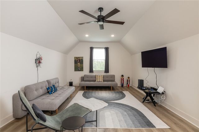1423 River Point Road, Fayetteville, AR 72703