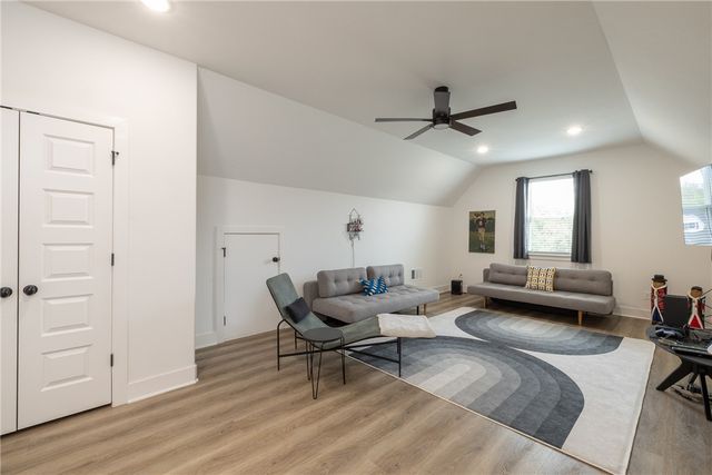 1423 River Point Road, Fayetteville, AR 72703