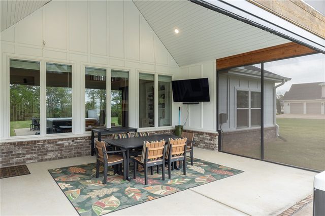 1423 River Point Road, Fayetteville, AR 72703