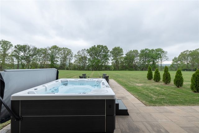 1423 River Point Road, Fayetteville, AR 72703