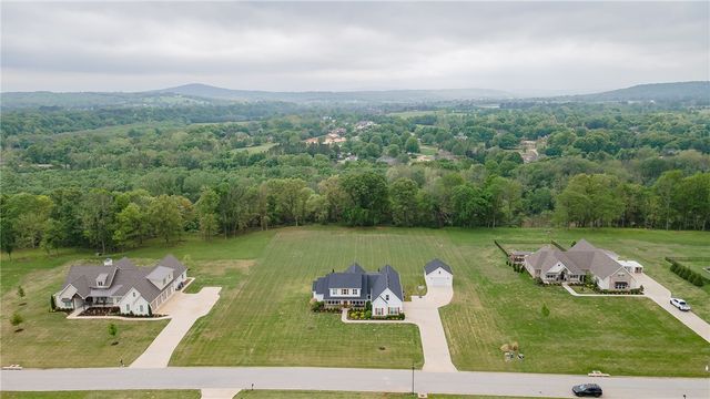 1423 River Point Road, Fayetteville, AR 72703