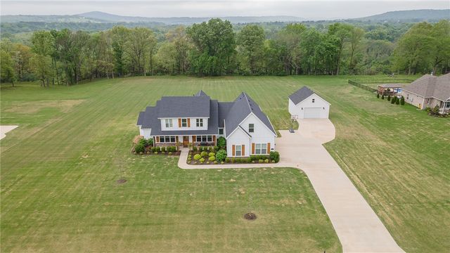 1423 River Point Road, Fayetteville, AR 72703