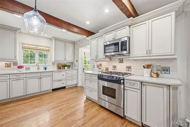 5 Frederick Lane, Glendale, MO 63122