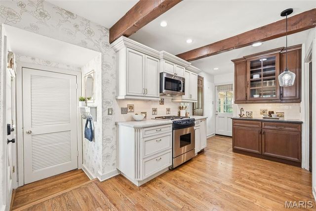 5 Frederick Lane, Glendale, MO 63122