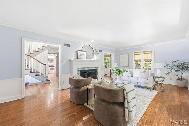 5 Frederick Lane, Glendale, MO 63122