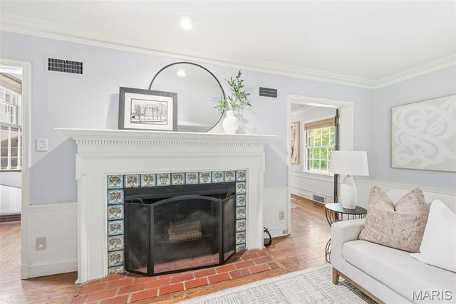 5 Frederick Lane, Glendale, MO 63122