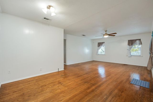 204 W 7th Street, Irving, TX 75060