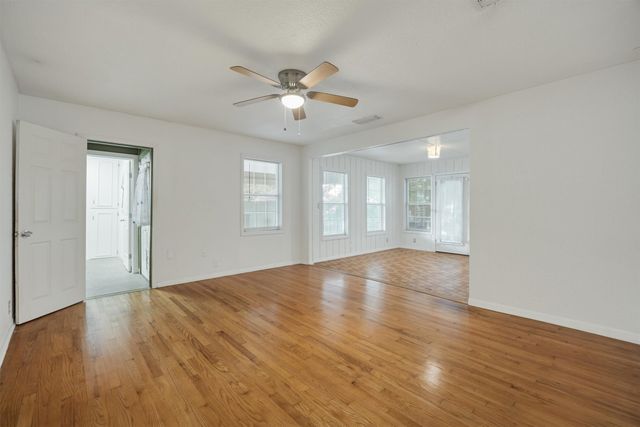 204 W 7th Street, Irving, TX 75060