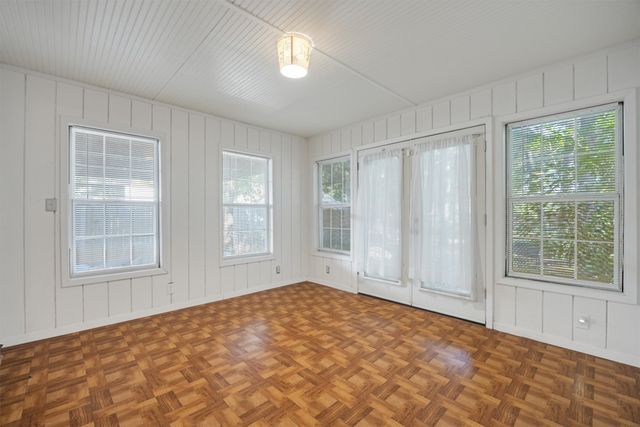 204 W 7th Street, Irving, TX 75060