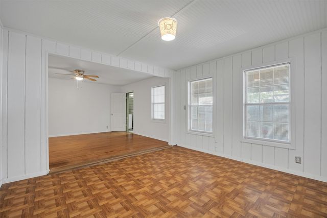 204 W 7th Street, Irving, TX 75060