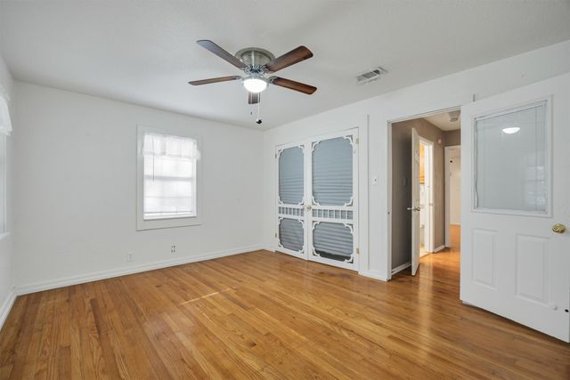 204 W 7th Street, Irving, TX 75060