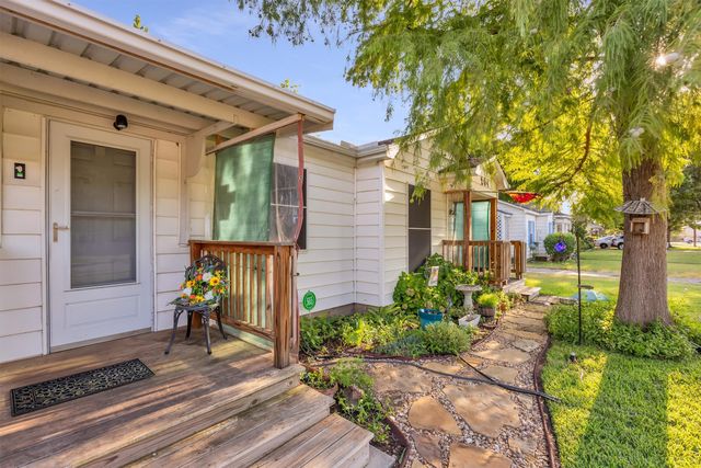 204 W 7th Street, Irving, TX 75060