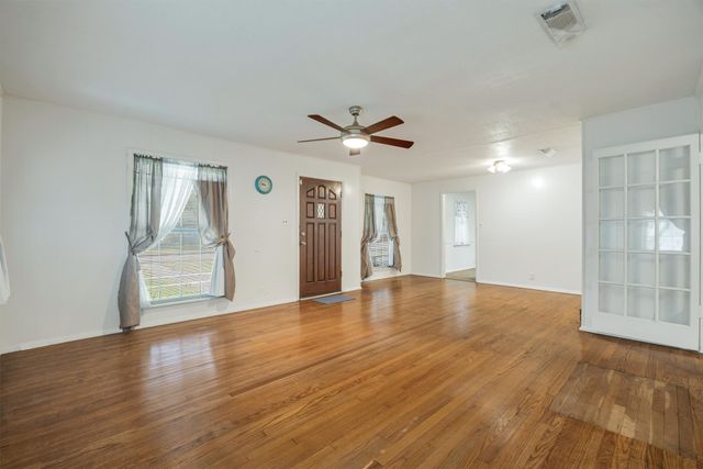 204 W 7th Street, Irving, TX 75060
