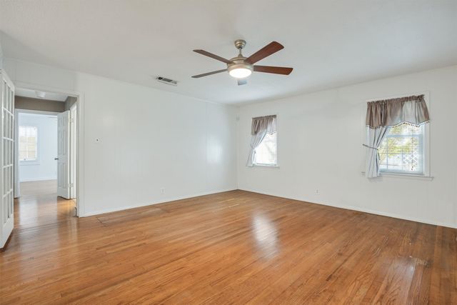 204 W 7th Street, Irving, TX 75060