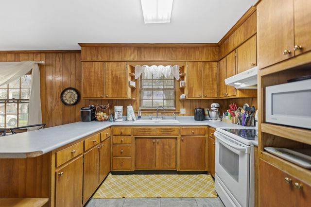 118 Bel Aire Dr, Winchester, TN 37398