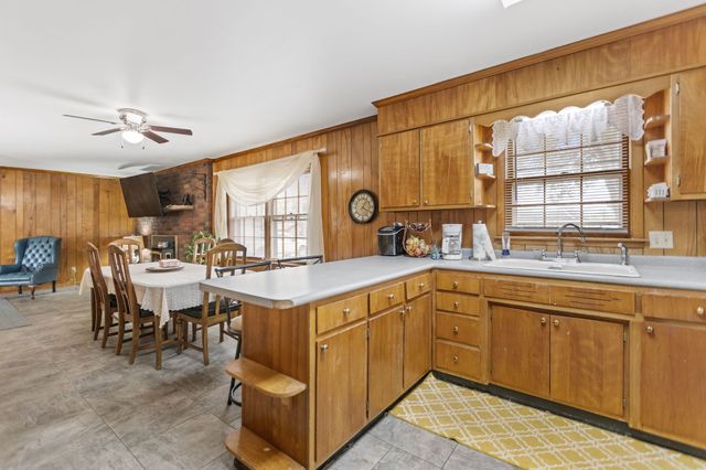 118 Bel Aire Dr, Winchester, TN 37398